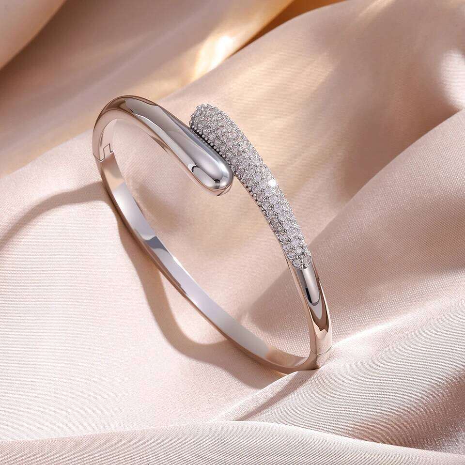 Yupsk New Niche Design Micro-intact Zircon Water Drop Open Bracelet for Women 18K Gold Plated Wedding Party Jewelry Z260123