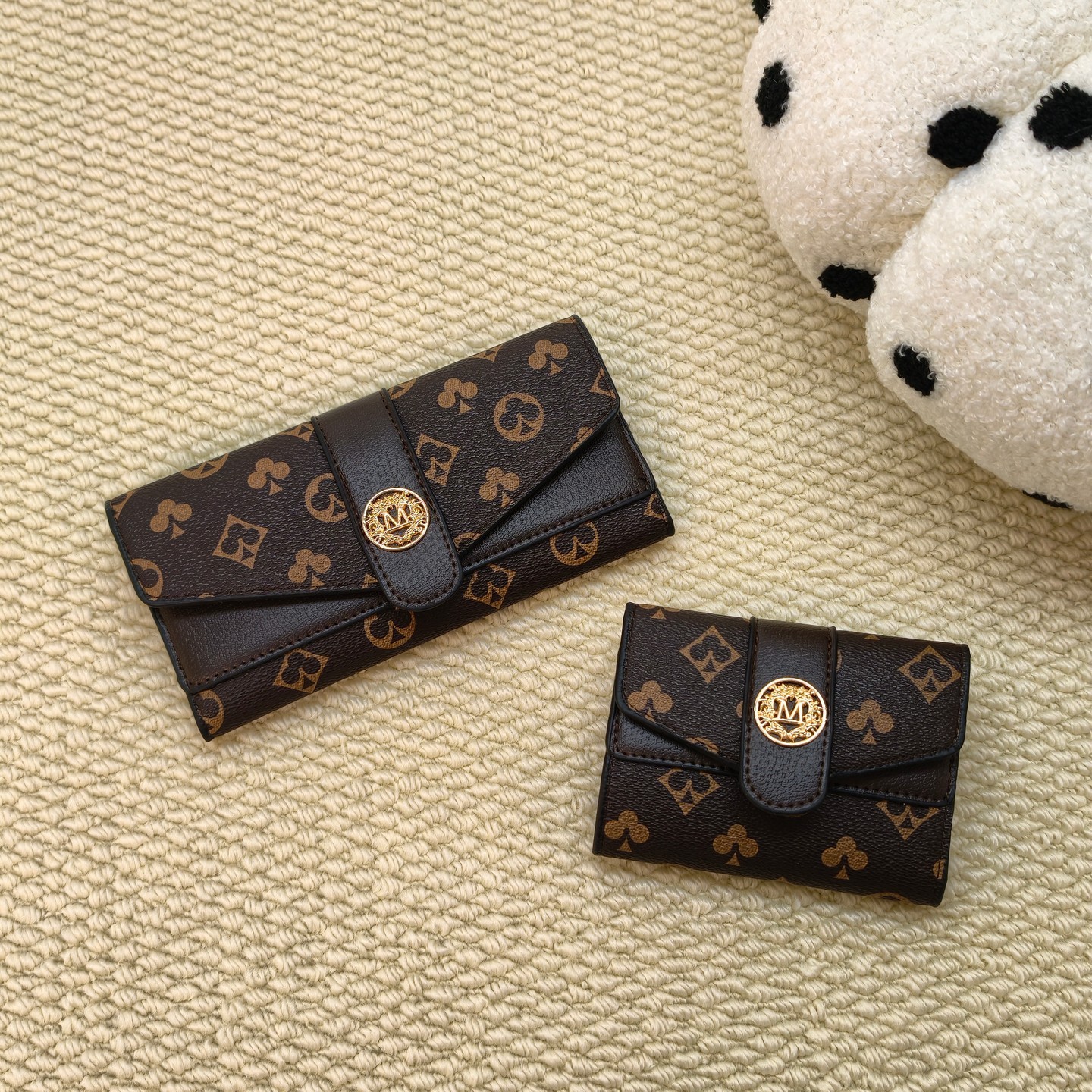 Three fold wallet with multiple cards, European and American fashion trends, high-quality large banknote wallet, card holder, luxury wallet, women