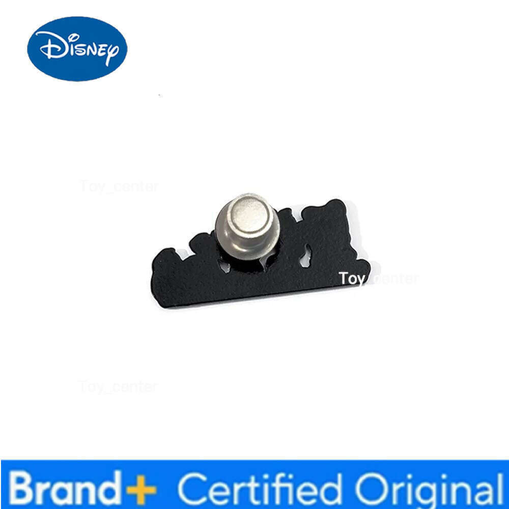 Disney 4 Pcs Creativity and Lovely Anime Cartoon Simple Piglet Pooh Metal Alloy Brooch Refrigerator Magnets Decorative Gift for Friends H260123