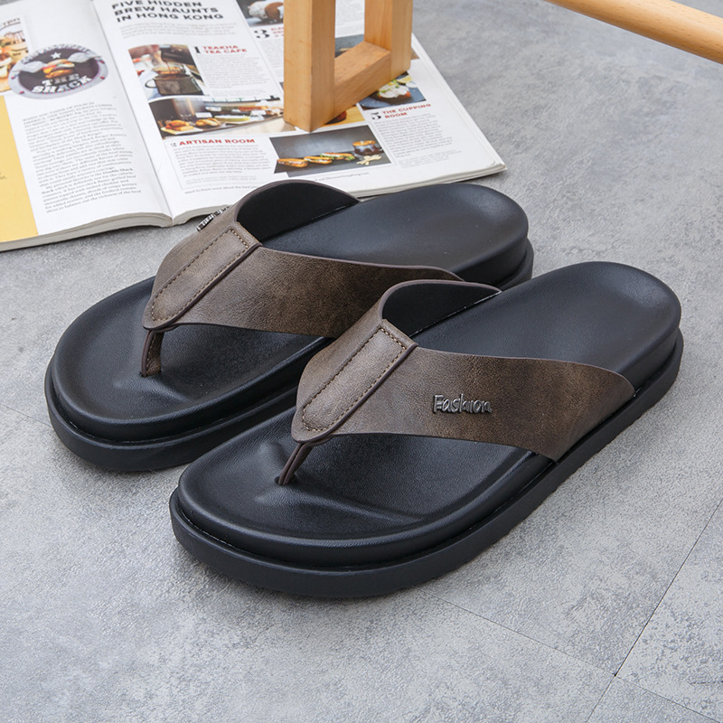 Cross-border best-selling men's high-end casual flip-flops with soft soles, large size, anti-slip and durable, designed for wearing outside on th