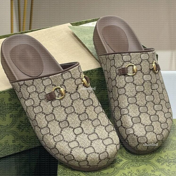 Designers Clogs Luxury Slippers Slide Mules Women Ladies Flip Flops Rubber Hollow Platform Sandals Flip Flops Scuffs Lovely Sunny Beach Shoes G01