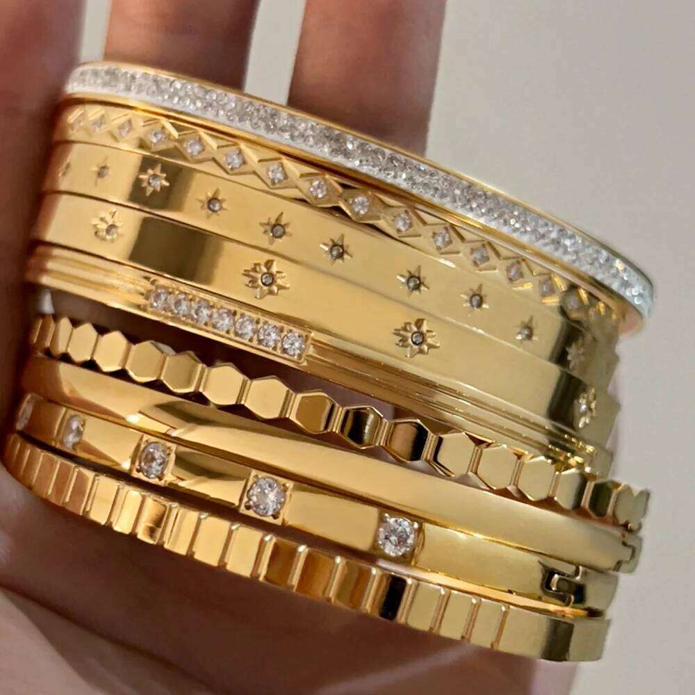 Waterproof White Cubic Zirconia Bangles Stainless Steel Open Bracelets Tarnish Free Jewelry Factory Wholesales Customize Z260123