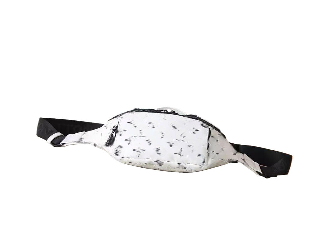 Chic Vintage Design - Durable Ladies Leather Shoulder Tote for Daily Use