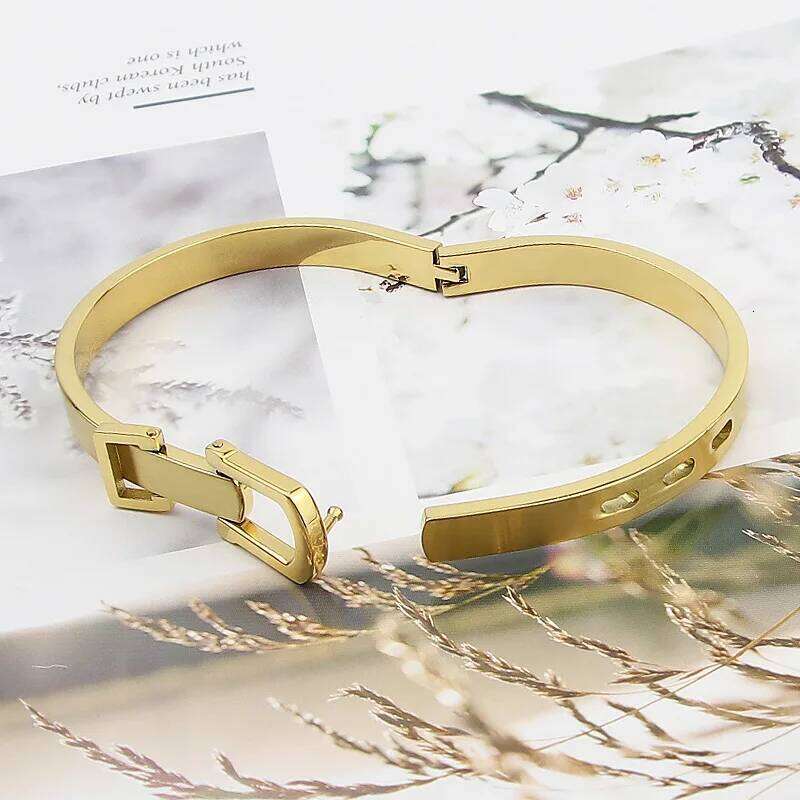 Hot Sale Loves New Pattern Bangle Stainless Steel Quality Bracelet Bangles For Women Fashion Charm Bijoux fine Jewelry Z260123