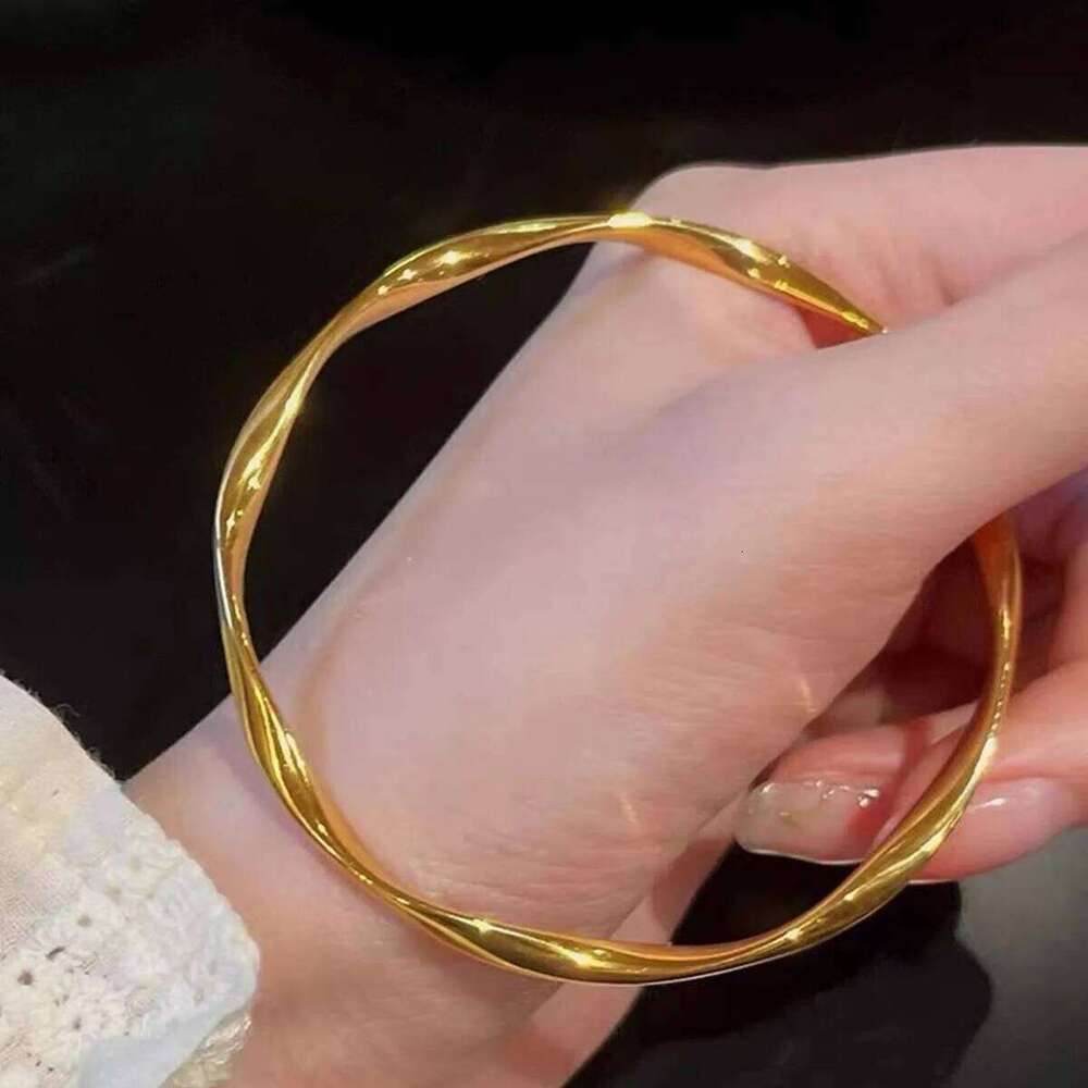 2025 New Simple Live Broadcast Hot Style Solid Mobius Closed Fashionable Versatile Bracelet Manufacturer Wholesale Z260123