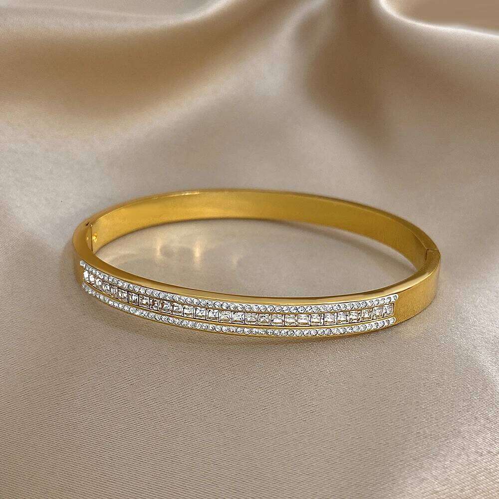 Luxury Micro Inlaid Zircon Bracelet for Women Trendy Gold Plated Stainless Steel Cuff Bangle Bracelets Waterproof Jewelry Z260123