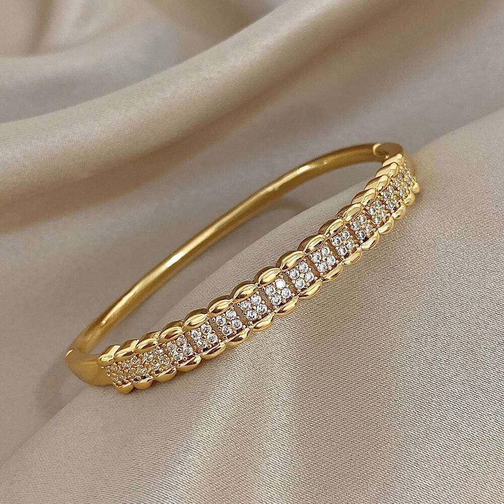 Luxury Multilayer Micro Inlaid Zircon Cuff Bracelet for Women Elegant Gold Plated Copper Stacked Bracelets Fashion Jewelry Z260123
