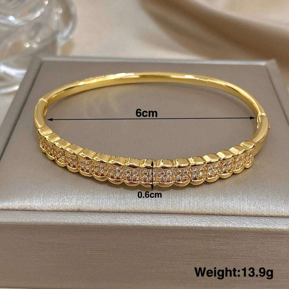 Luxury Multilayer Micro Inlaid Zircon Cuff Bracelet for Women Elegant Gold Plated Copper Stacked Bracelets Fashion Jewelry Z260123