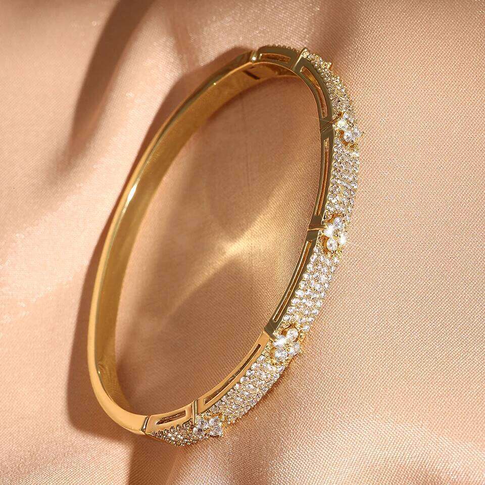 Luxury Shiny Zircon Open Bangle Bracelet For Women with Brass Flower Design Wedding Party Jewelry Gift Z260123