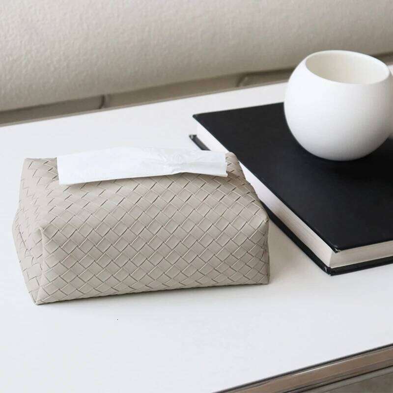 Woven pattern leather rectangular tissue box, suitable for home bedroom and living room table decoration, and also for placing tissues