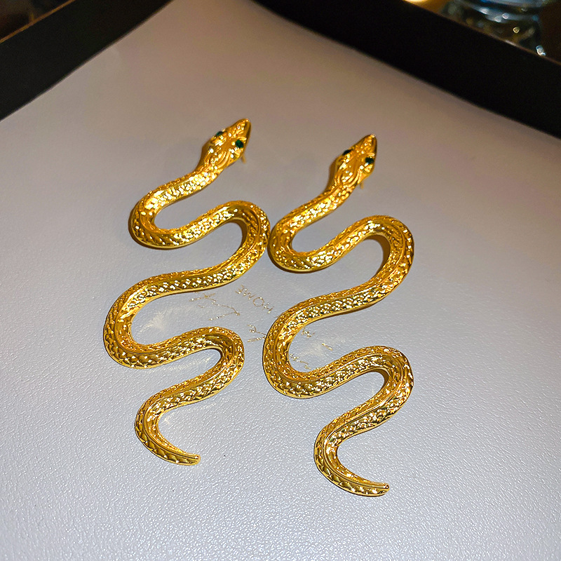 Silver Needle Inlaid Diamond Zodiac Snake-shaped European and American Heavy Industry Creative Design Long High-end Earrings for Women - view 8