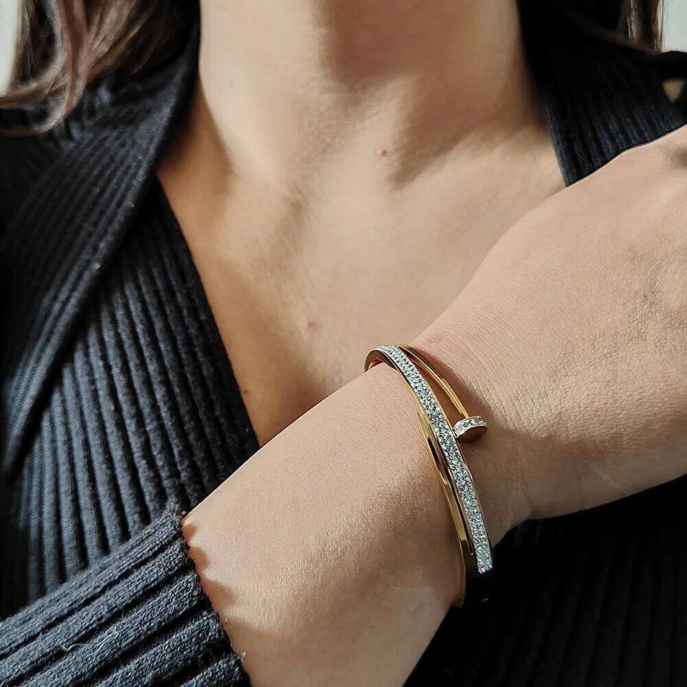 Fashion Unique Crystal Nail Stainless Steel Bangles Bracelets for Women Man Wedding Gift Luxury Designer Bracelet Jewelry Z260123