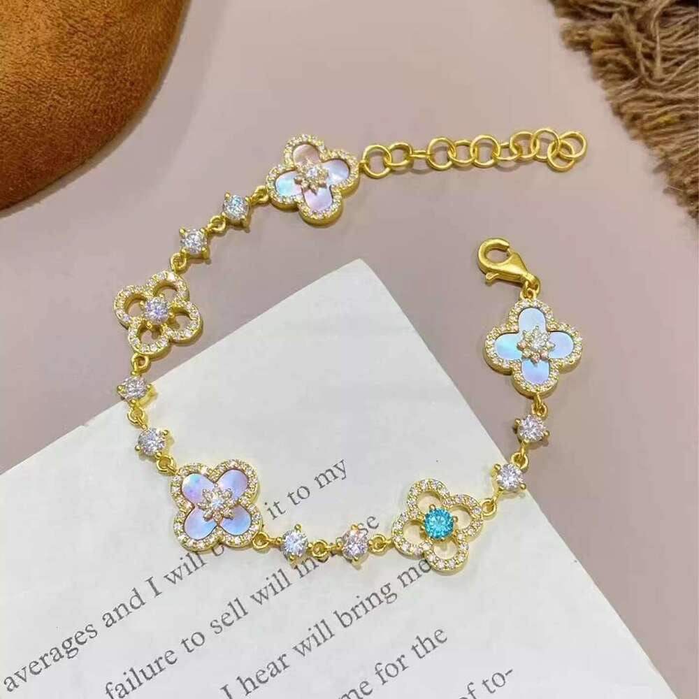 Gold Store Same Style Pink Mother-of-Pearl Five-Flower Bracelet for Women Hollow Inlaid Blue Diamond High-End Light Luxury Versatile Jewelry