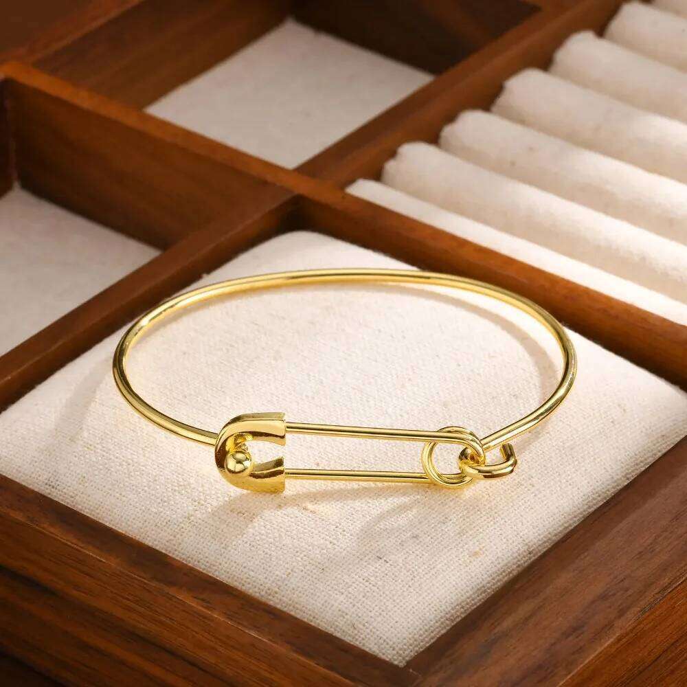 YILUOCD Gold-plated Safety Pin Hook Bracelet for Women Simple Thin Cuff Bangle Love Friendship Minimalist Jewelry Z260123