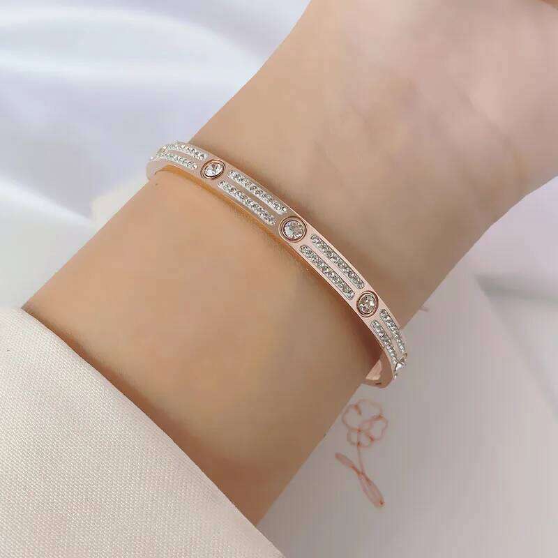 Fashion Gold Color Metal Stainless Steel Bangles For Women OL Style High Quality Transparent CZ Cubic Zirconia Bracelets Z260123