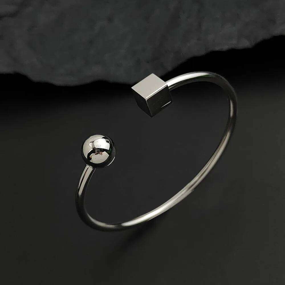 Simple wire ball cube gold-plated stainless steel women's bracelet, waterproof and rust-free, worn by couples Z260123