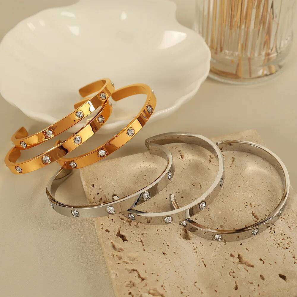 C-shaped open simple elegant, light luxury, with diamonds, couple's titanium steel bracelet, popular in Europe and Z260123