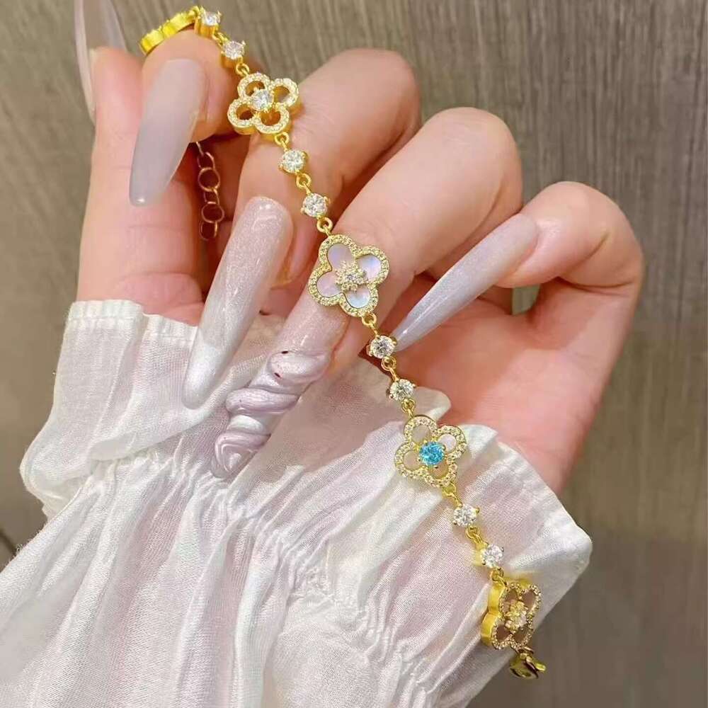 Gold Store Same Style Pink Mother-of-Pearl Five-Flower Bracelet for Women Hollow Inlaid Blue Diamond High-End Light Luxury Versatile Jewelry
