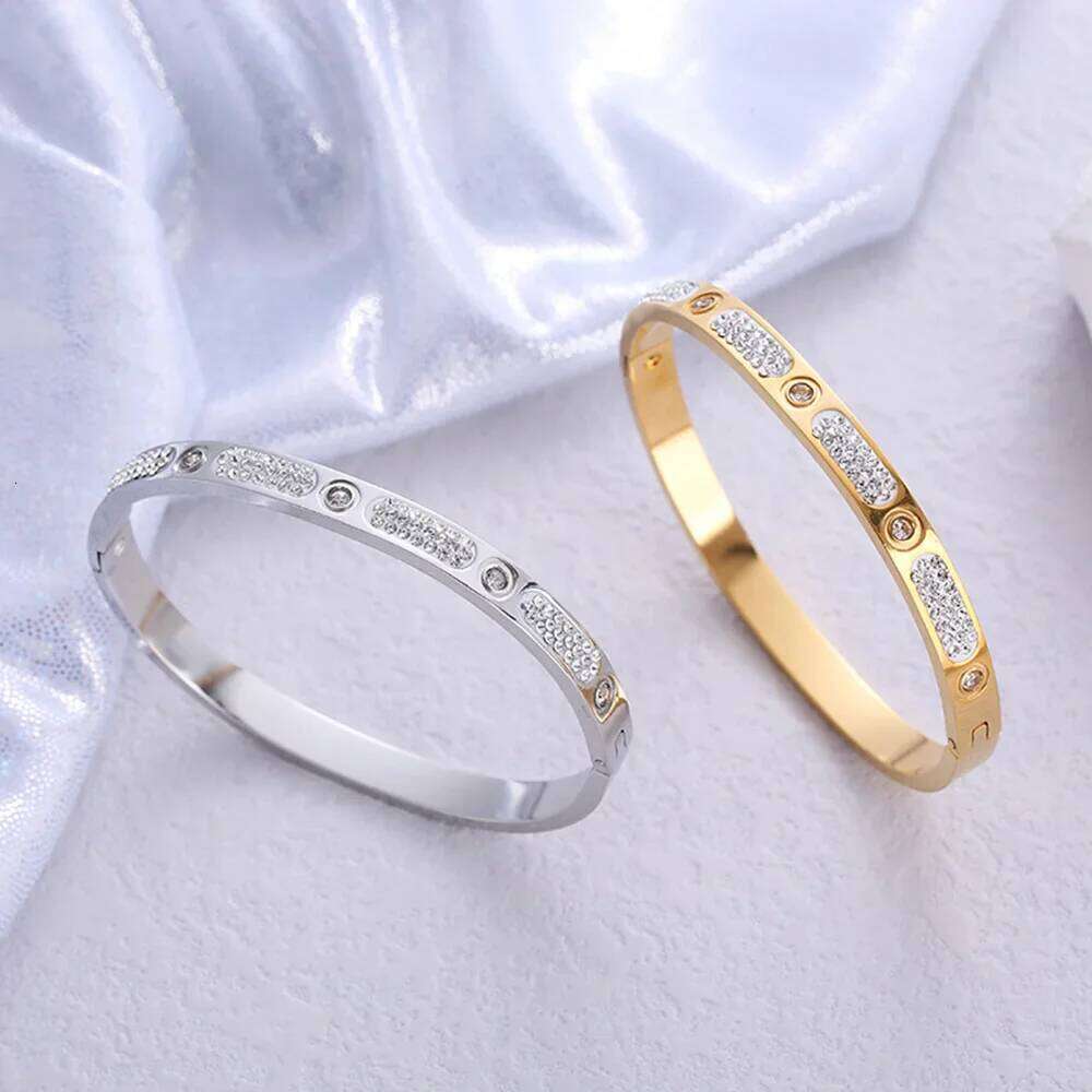 2024 New Design Color Zircon Bracelet Gold & Bangle for Woman Stainless Steel Screw Brand Jewelry Z260123