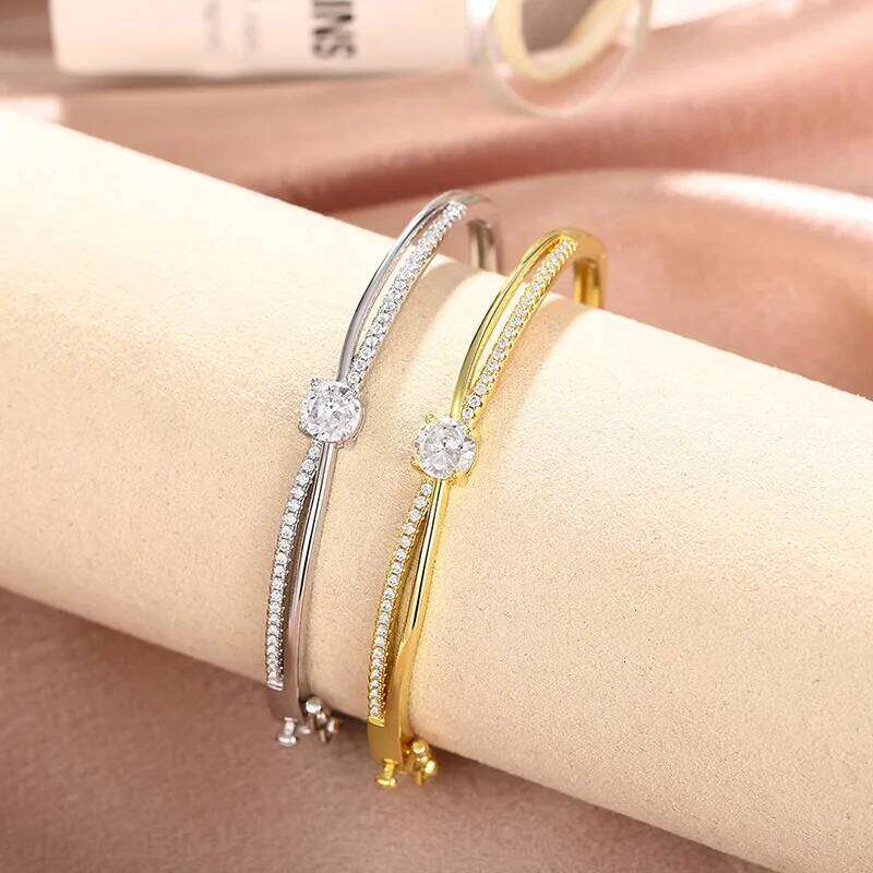 European American Versatile Bracelet with Cross Shaped Circular Zircon Design, Elegant and Exquisite, Niche Jewelry Z260123