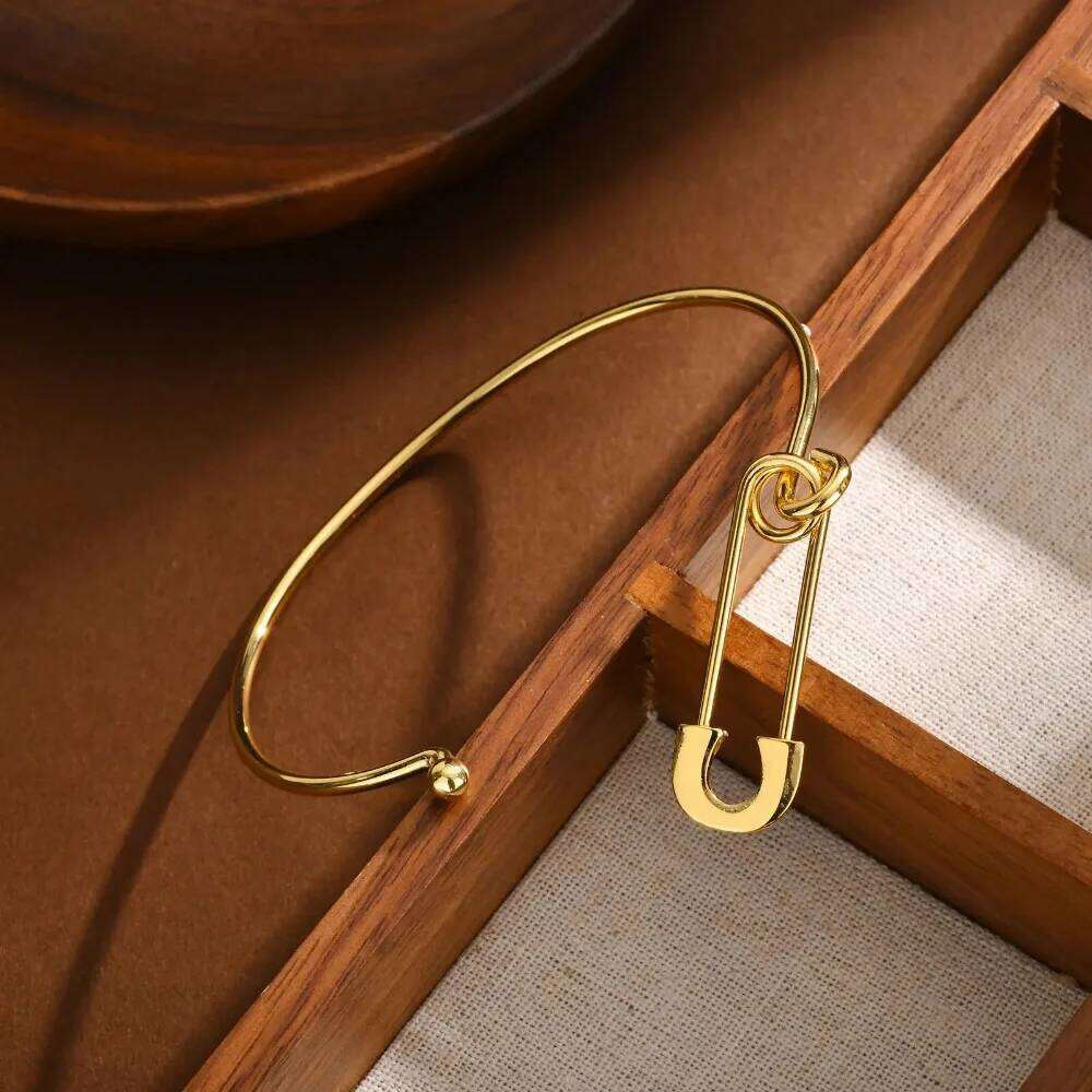 YILUOCD Gold-plated Safety Pin Hook Bracelet for Women Simple Thin Cuff Bangle Love Friendship Minimalist Jewelry Z260123