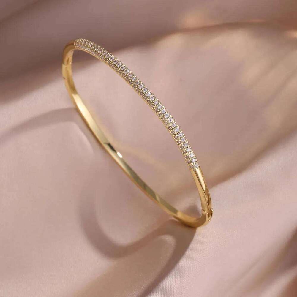 Yupsk Elegant Delicate Micro-Inlaid Zircon Bracelet New Trendy Sliver Gold Color Wedding Party Jewelry for Women Z260123