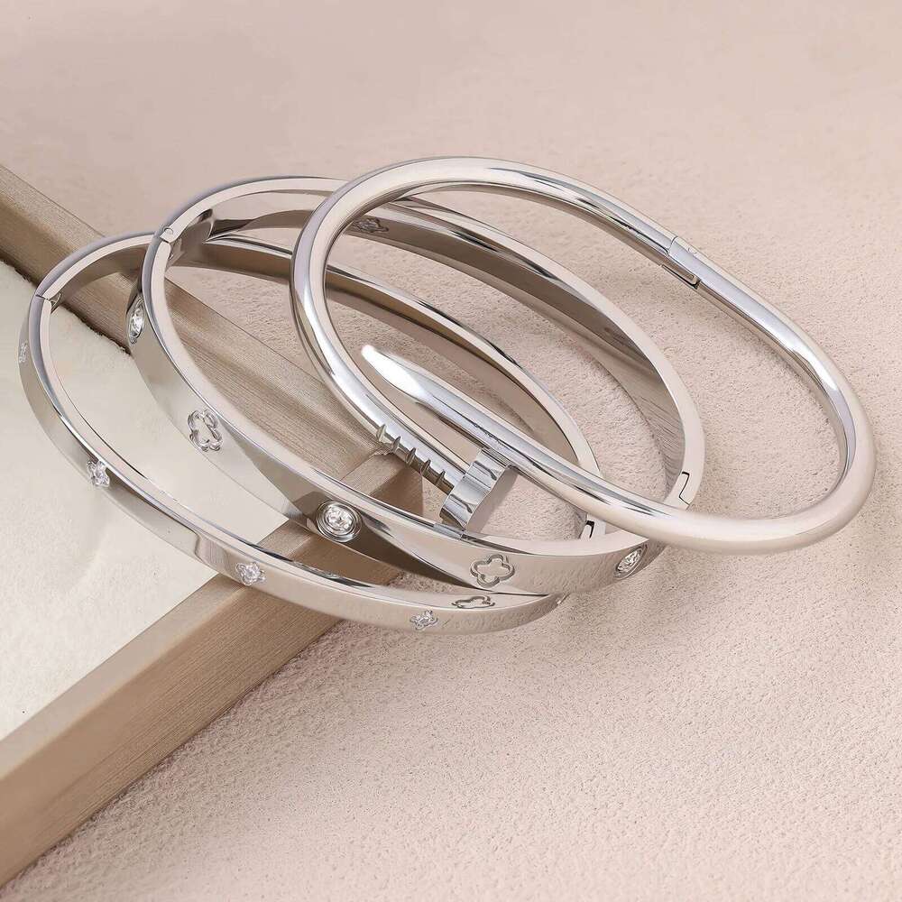 1pc 18K Gold Plated Stainless Steel Stackable Bracelet With Chain And Clover Design, Fashion Style Women, Suitable For Casua Z260123