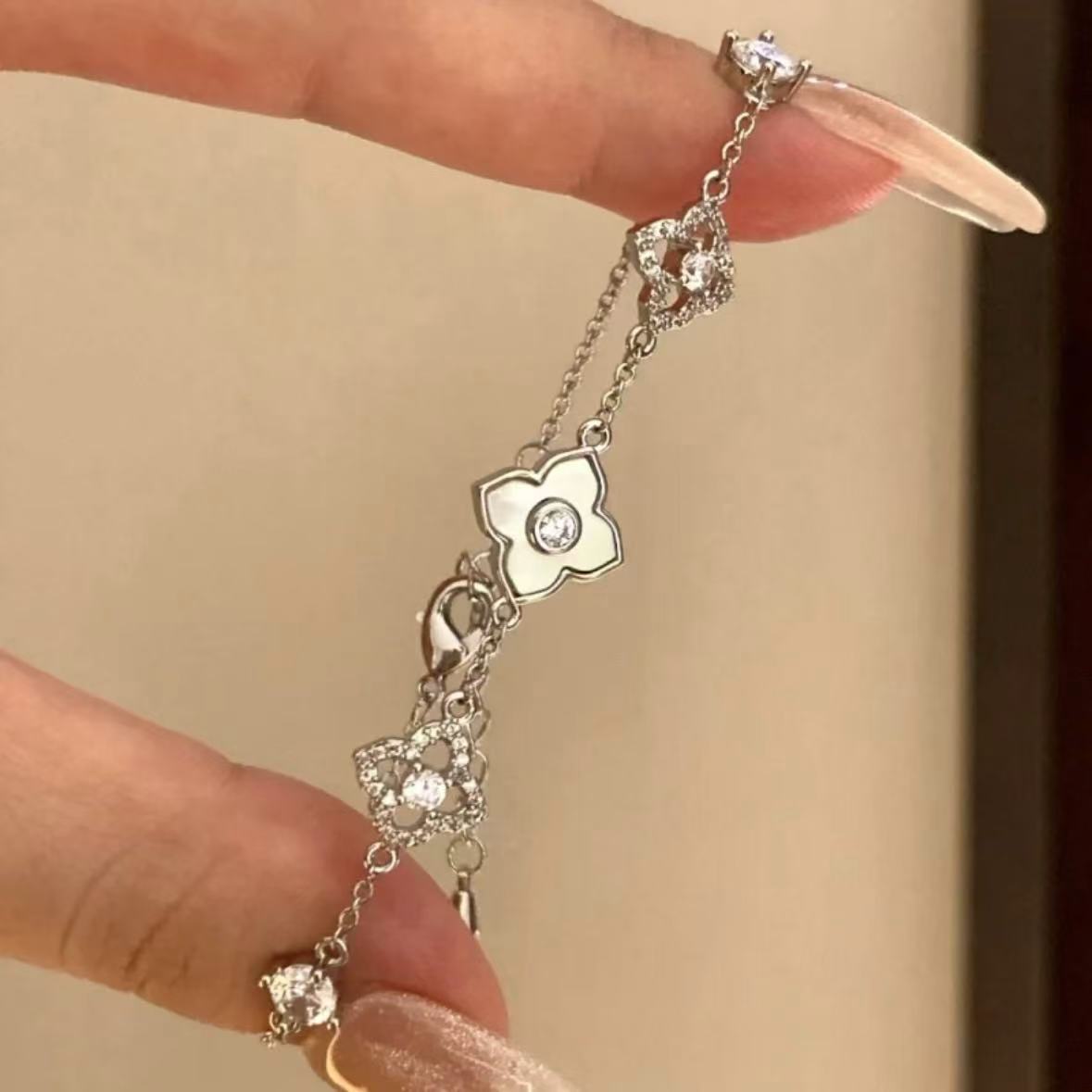Minimalist Zircon Mother-of-Pearl Flower Exquisite Elegant Daily Commute Versatile Bracelet Light Luxury High-End Feel Jewelry - view 3