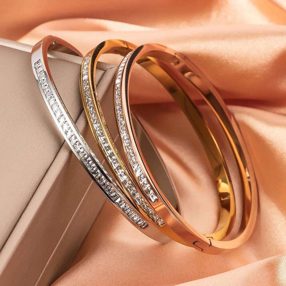 Fashion Stainless Steel Skyful Star Colourfast Bracelets for Women Bangle Light Luxury Paty Jewelry Gift Accessories Z260123