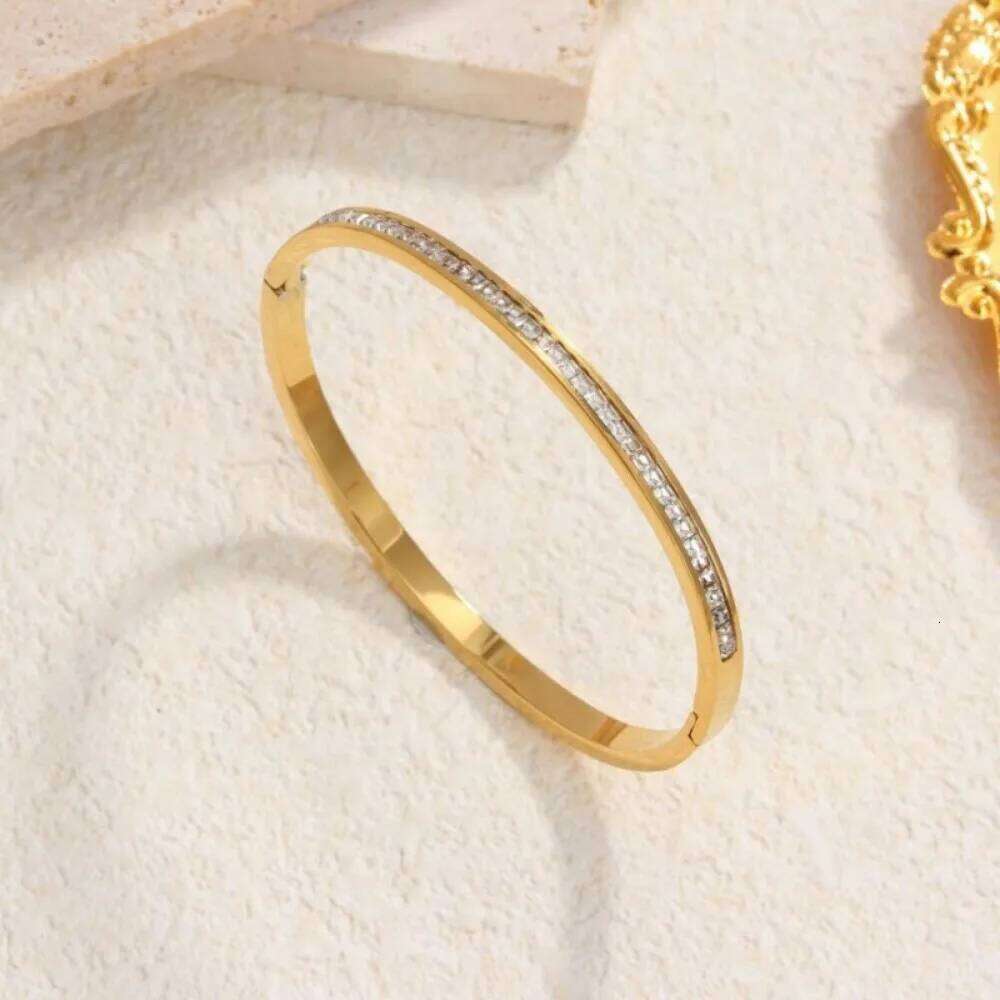Starry Sky Little Man Waist Titanium Steel Women's Hand Accessories Bracelet Light Luxury Niche Z260123