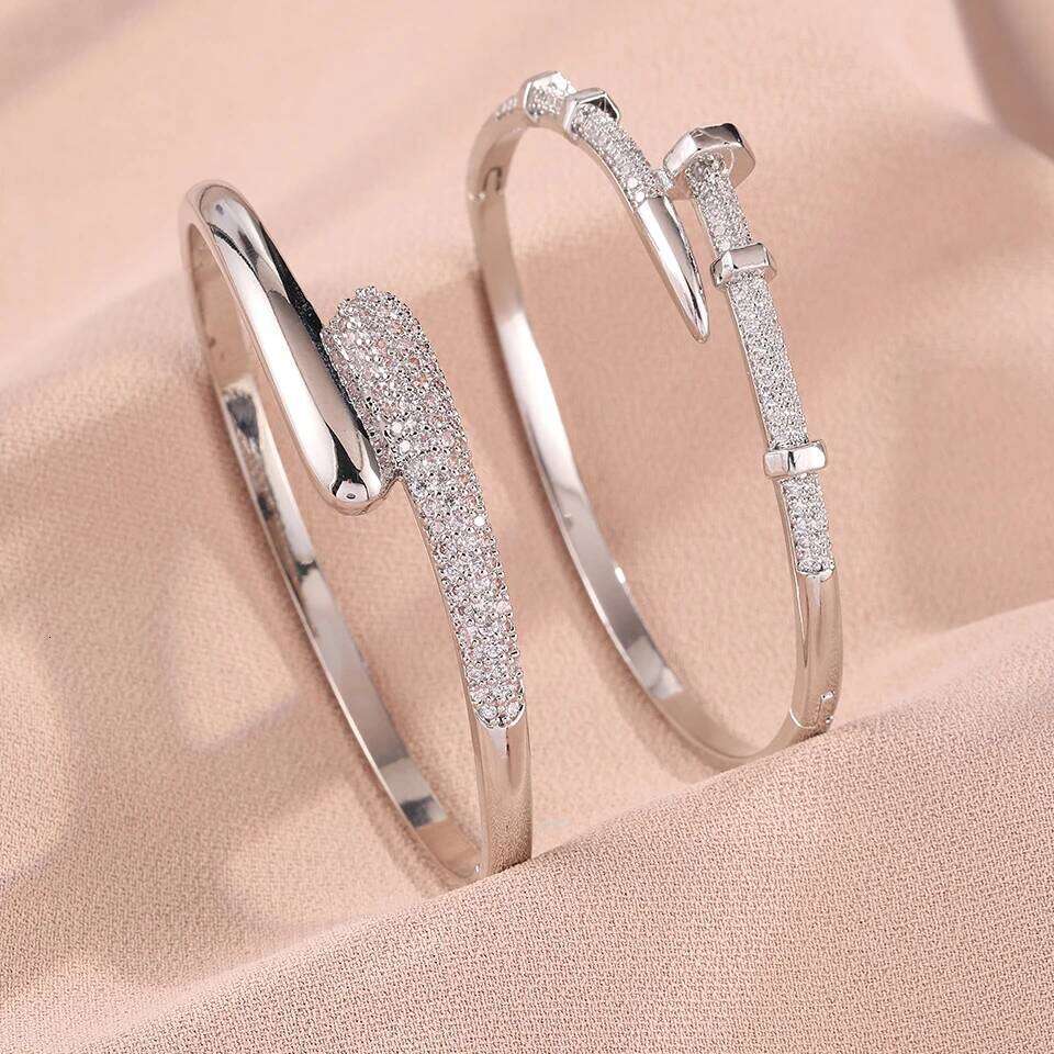 Yupsk New Niche Design Micro-intact Zircon Water Drop Open Bracelet for Women 18K Gold Plated Wedding Party Jewelry Z260123