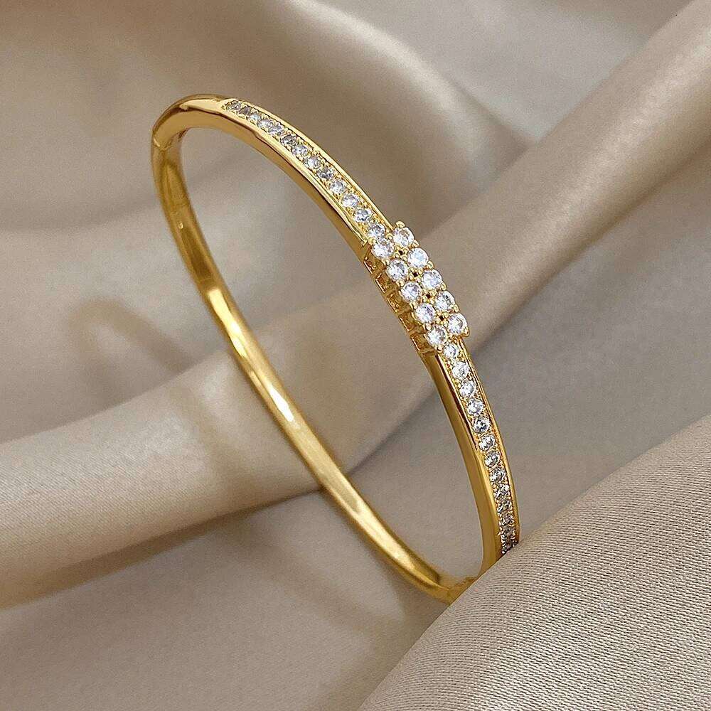 Exquisite Micro Inlaid Zircon Cuff Bangle Bracelets for Women Fashion Gold Plated Copper Stacked Bracelet Jewelry Gifts Z260123