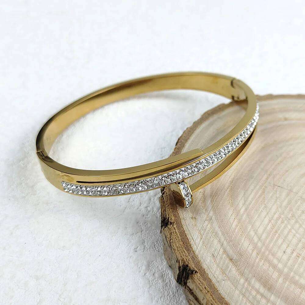 Cheap gold-plated stainless steel nail shaped zircon women's bangle, Halloween, Thanksgiving, Christmas, and New Year gifts Z260123