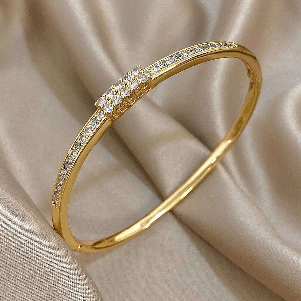 Exquisite Micro Inlaid Zircon Cuff Bangle Bracelets for Women Fashion Gold Plated Copper Stacked Bracelet Jewelry Gifts Z260123