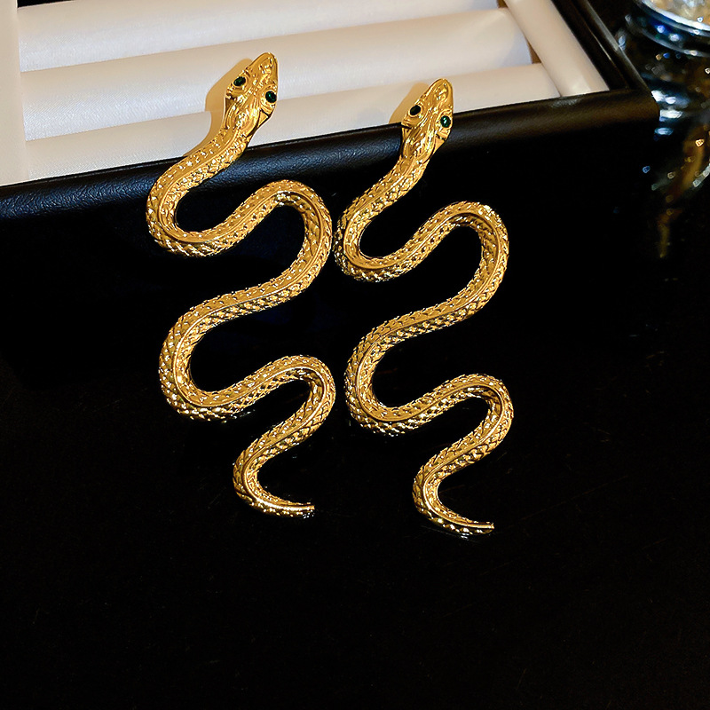 Silver Needle Inlaid Diamond Zodiac Snake-shaped European and American Heavy Industry Creative Design Long High-end Earrings for Women - view 6