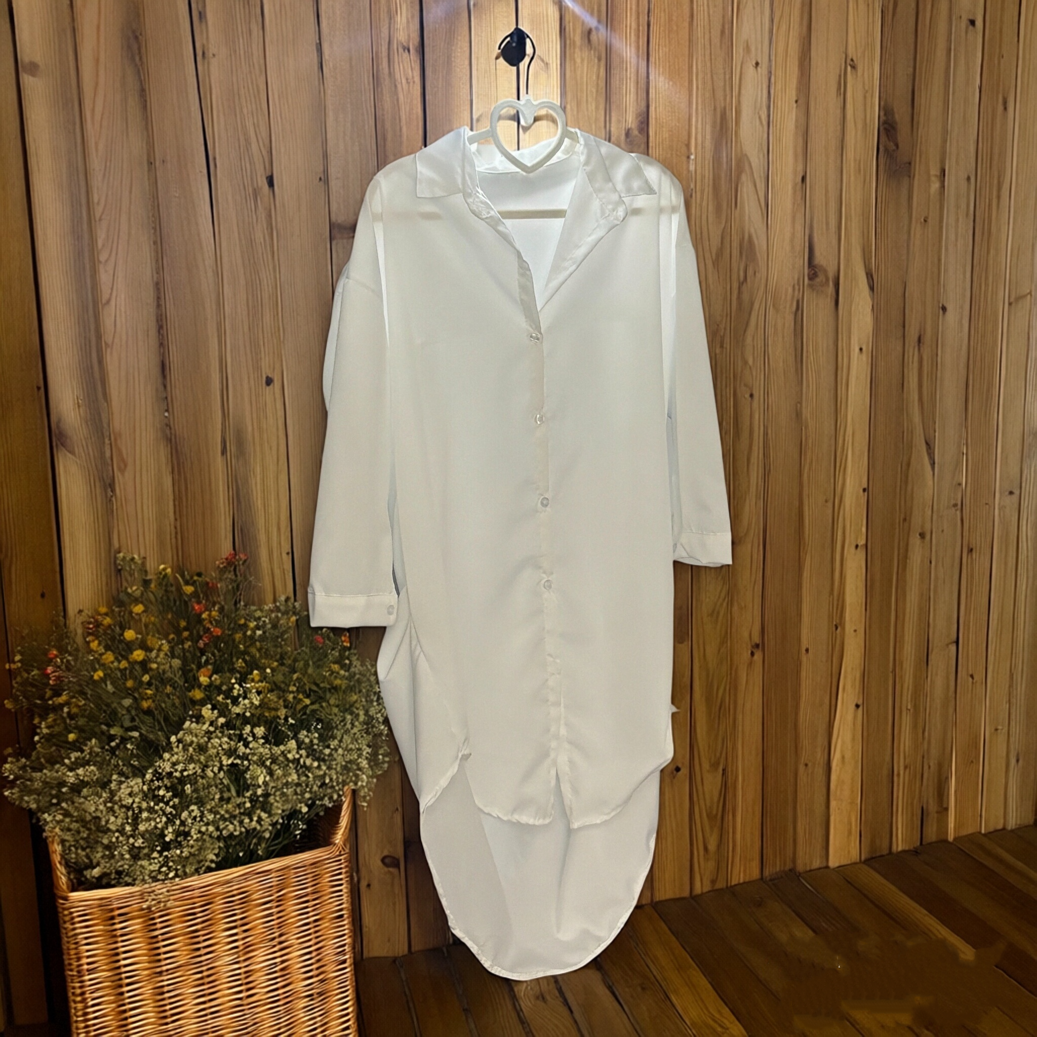 Boyfriend style sexy mid-length shirt