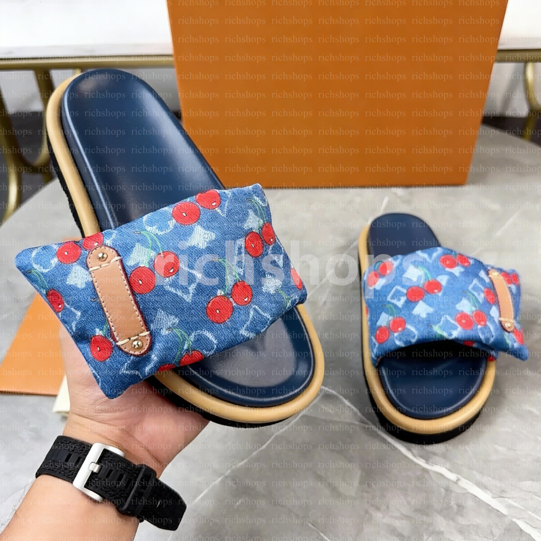 Designer Pool Pillow Mules slippers cherry blossom murakami leather Flat Sliders sandles Women Men Slides Prints Embossed Sandal Black vintage sandale Shoe