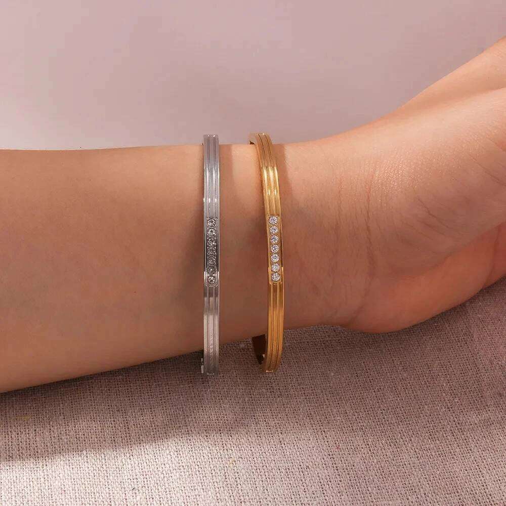eManco Striped Rhinestone Bangle Stacking Bracelet Women's Jewelry Anniversary Gift Couple Bracelets Factory Direct Sales Z260123