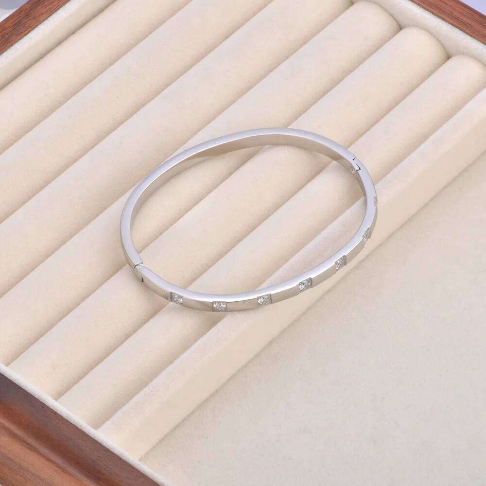 Stylish Cubic Zirconia Stainless Steel Charm Bangle Bracelet For Women 18K Gold Plated Waterproof Jewelry Fashion B24030 Z260123