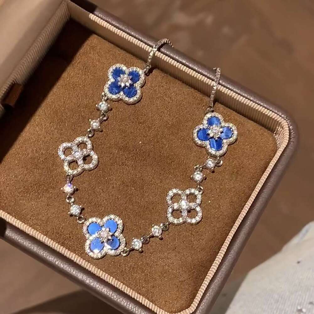 Korean and Japanese Style Zircon Rhombus Flower Adjustable Light Luxury High-end Sense Bracelet 2026 New Commuter Versatile Jewelry