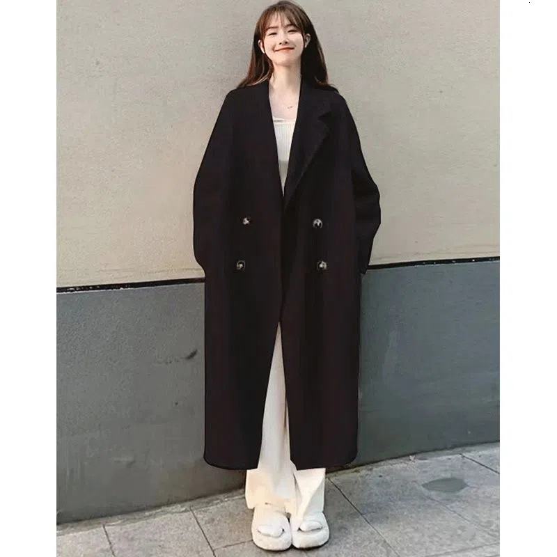 2026 Socialite Woolen Coat for Women Autumn and Winter Woolen Overcoat Petite Hepburn Style Korean Trend 240820