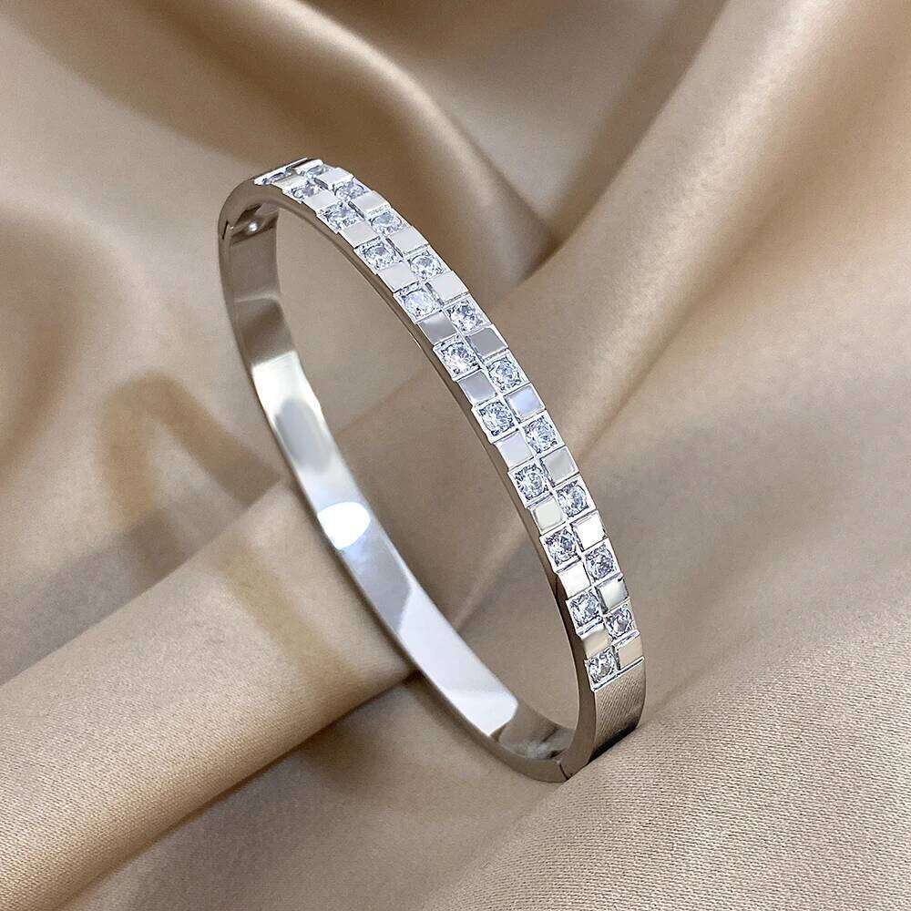 Inlaid Zircon Stainless Steel Spring Cuff Bracelet for Women Smooth Thin Opening Bangle Waterproof Jewelry Accessories Z260123