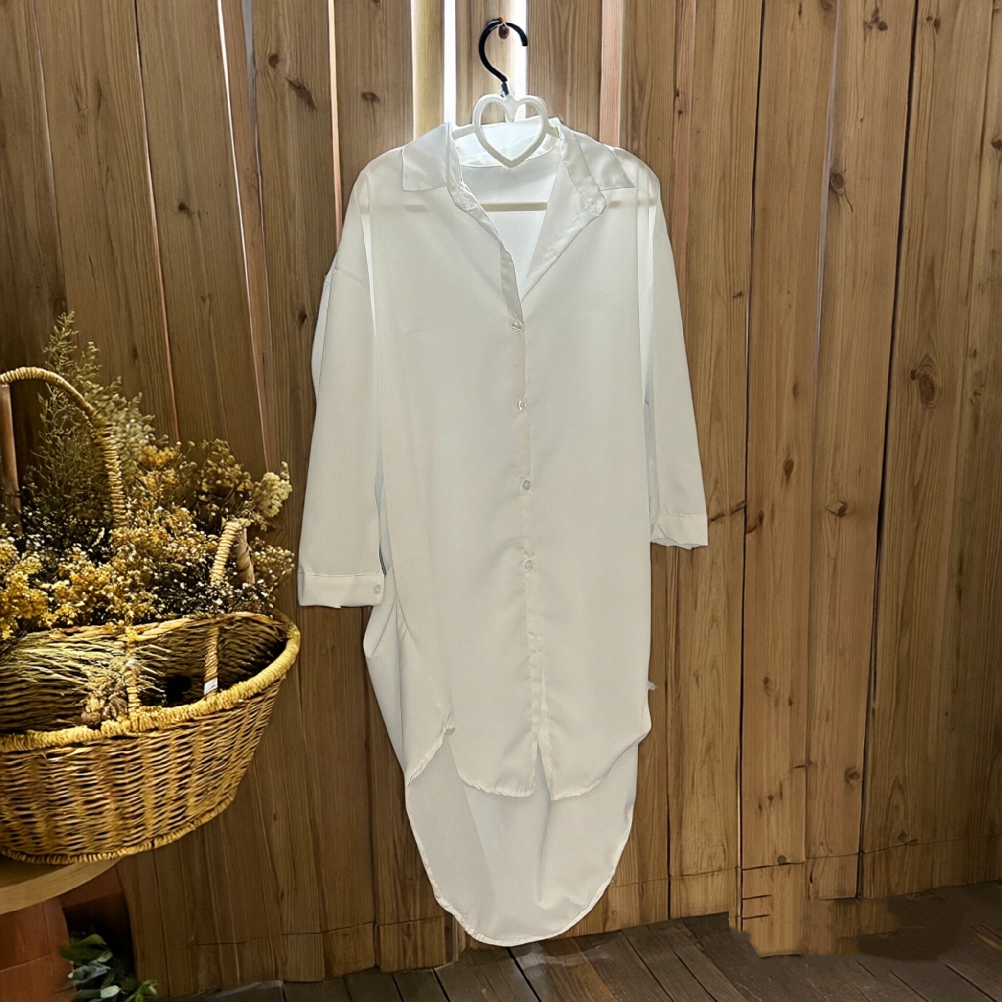 Boyfriend style sexy mid-length shirt