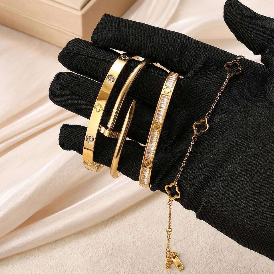 18k Gold Plated Stainless Steel Clover Bracelet Set For Couples Holiday Gift Daily Wear Fashion Jewelry Z260123