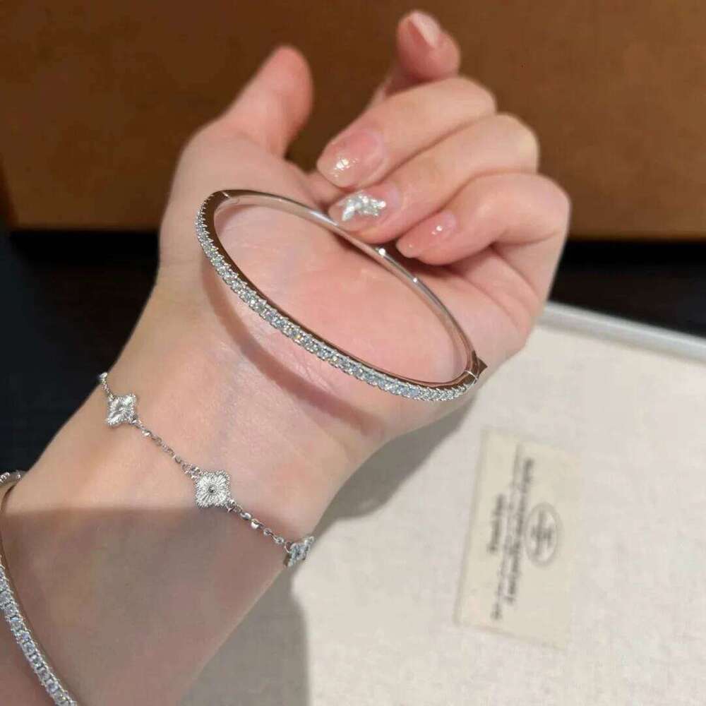 New Trend Hot Sale Famous Brand Top Quality European Luxury Jewelry Bracelets For Women Zircon Bangle Classic Pure 925 Sliver Z260123
