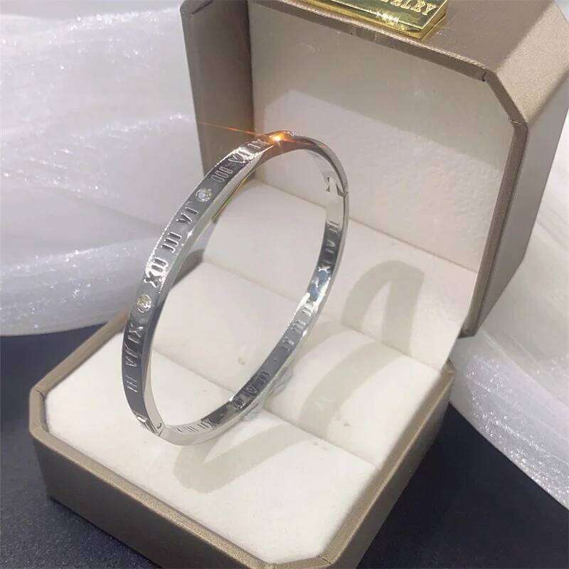 Stainless Roman Numeral Women's 18k Gold Titanium Steel Set with Zircon Bracelet for women Gift Jewelry Z260123