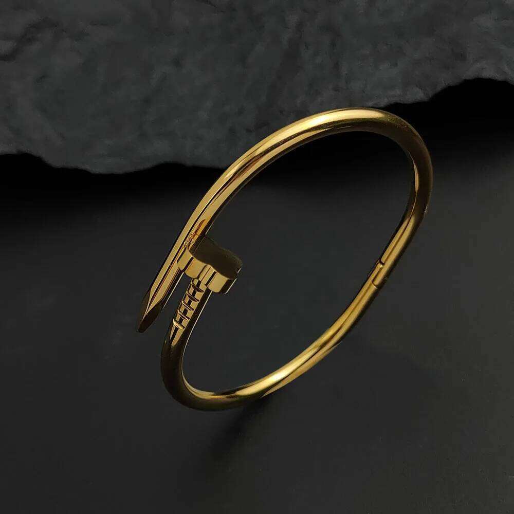 Cheap grass gold-plated stainless steel nail shaped women's bangle, Thanksgiving, Christmas, and New Year gifts Z260123