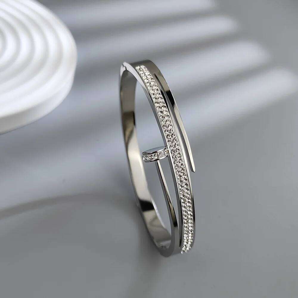 Fashion Unique Crystal Nail Stainless Steel Bangles Bracelets for Women Man Wedding Gift Luxury Designer Bracelet Jewelry Z260123