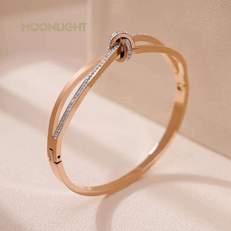 MOONLIGHT Cross Stainless Steel Bracelet for female Simple Classic Golden Cubic Zirconia Cuff Bangle Wedding Party Jewelry Gift Z260123