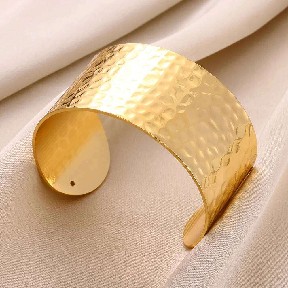 Exquisite Classic Bump Pattern Openning Bangles For Women Cuff Bracelet Gold Color Stainless Steel Hand Ornament Gift Z260123